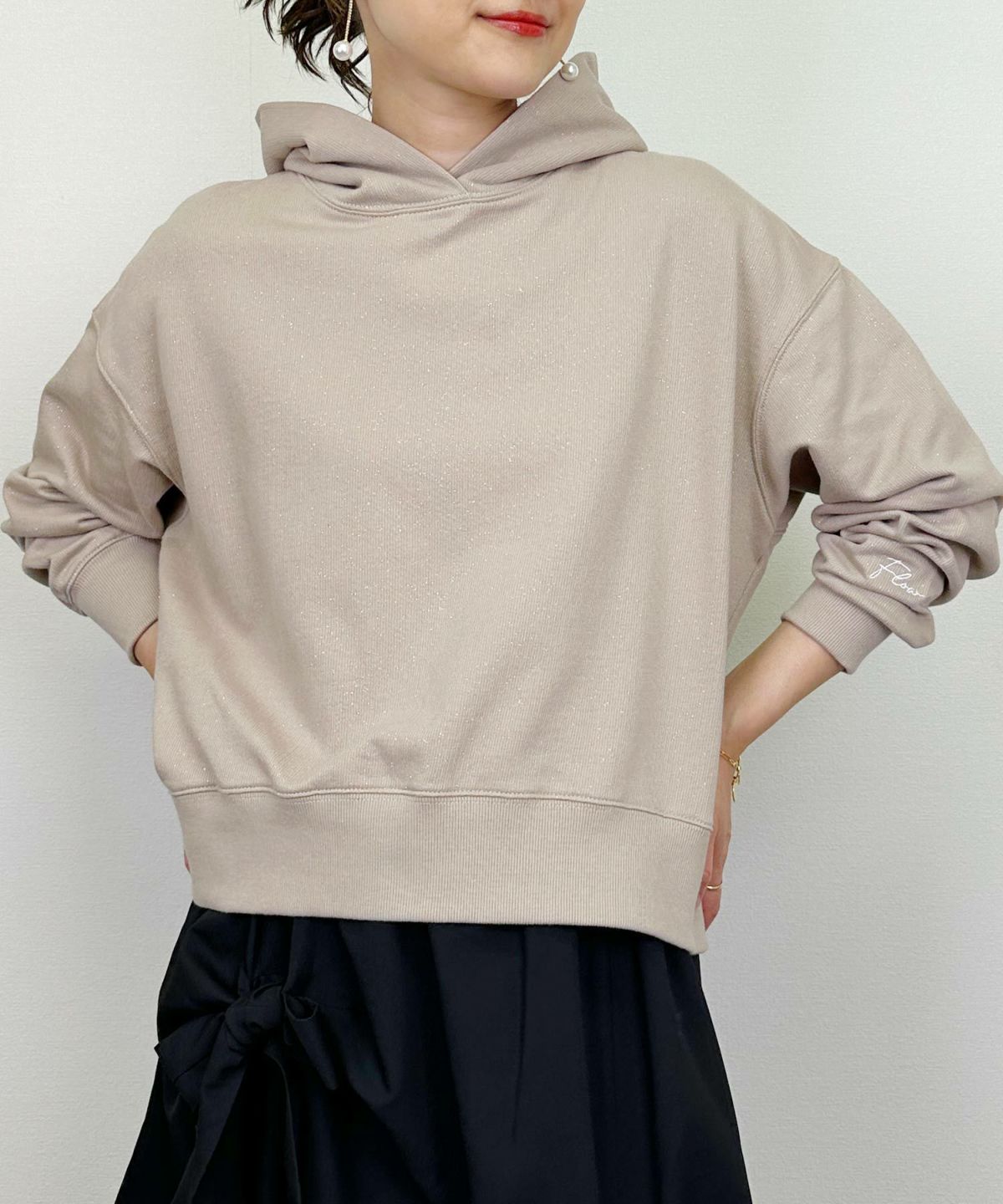 model：H164　着用サイズ：M　モカ