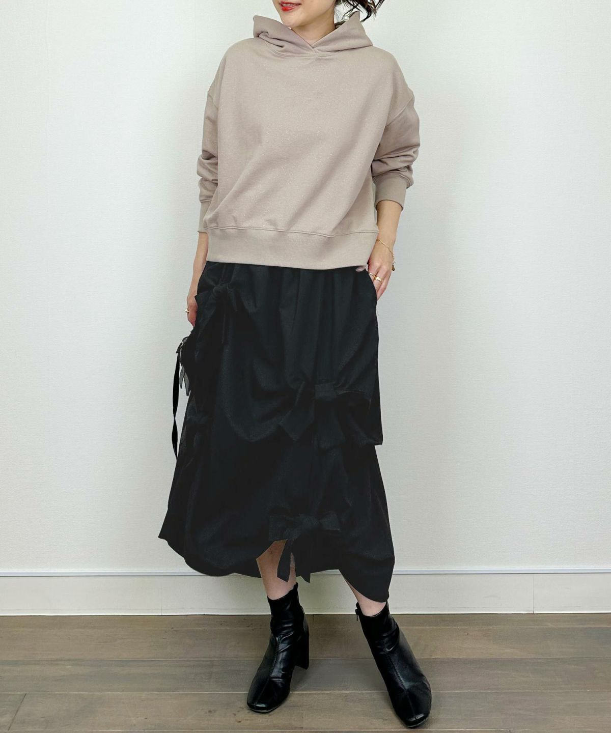 model：H164　着用サイズ：M　モカ