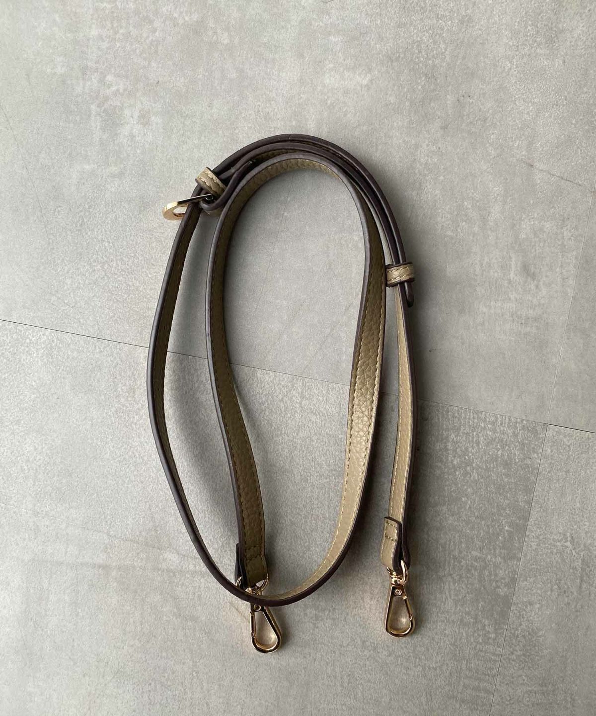 ショルダーストラップ