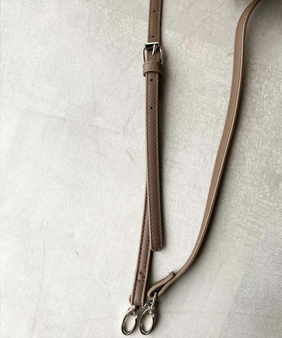 ショルダーストラップ