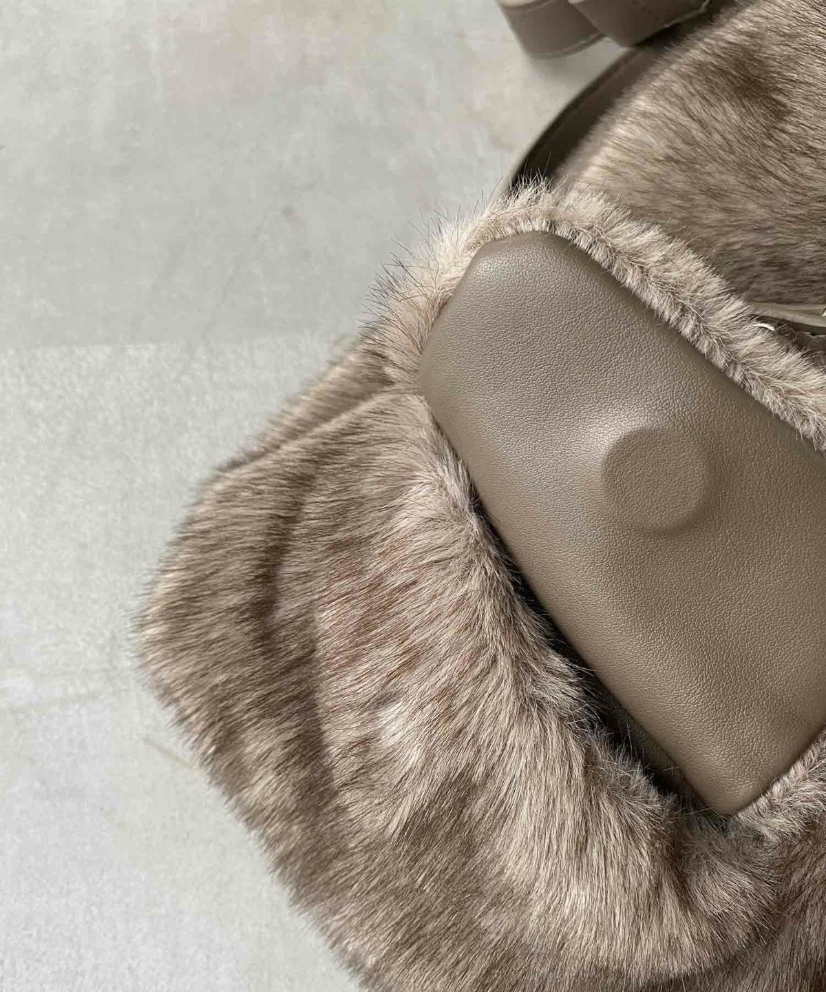 外ポケット マグネット付き