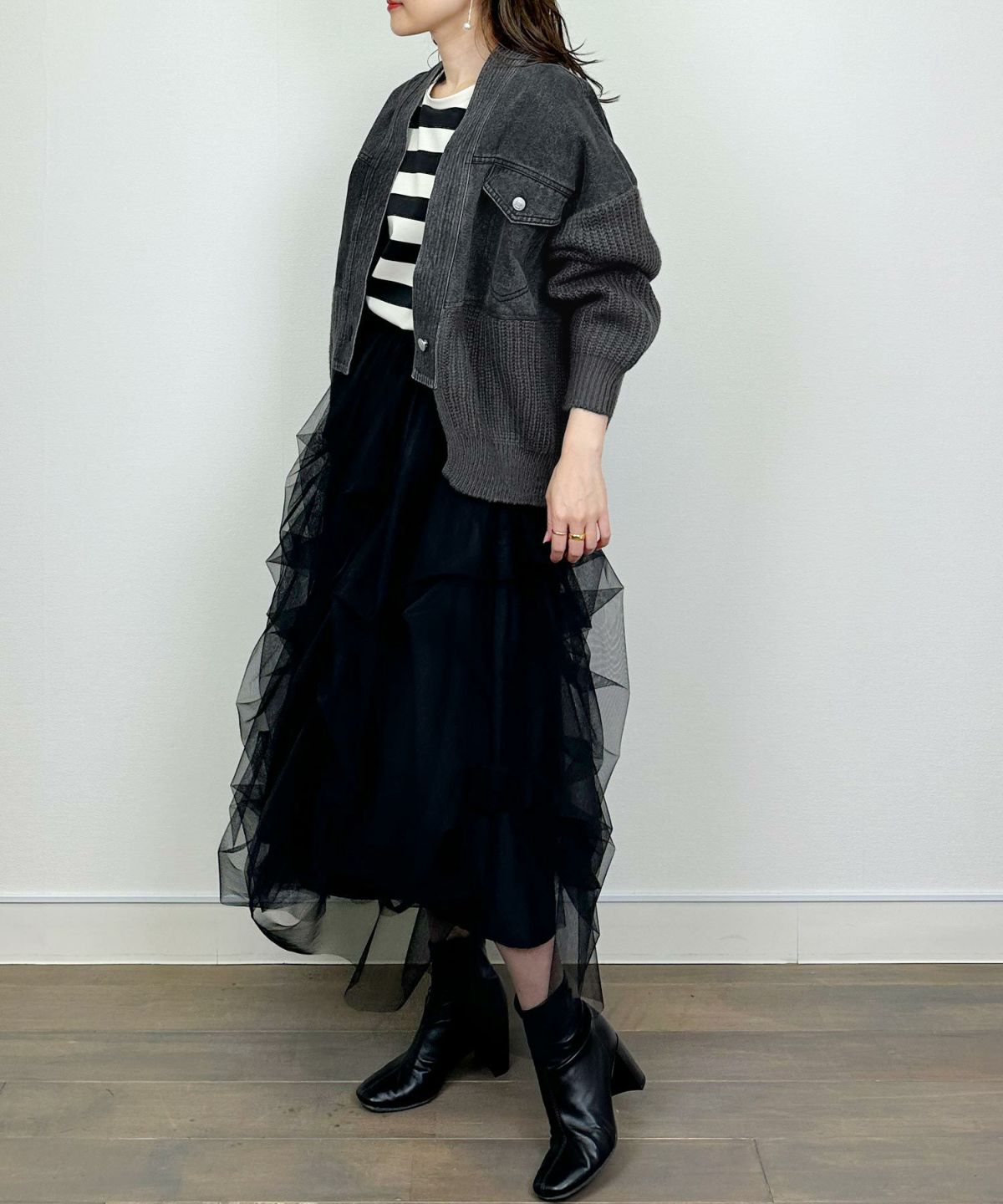 model：H164　着用サイズ：M　ブラック