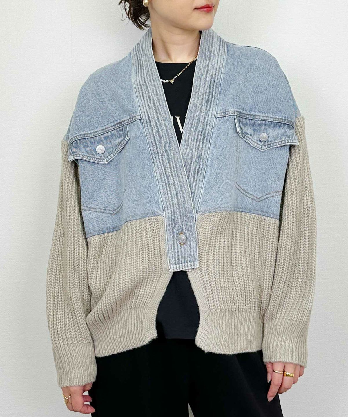 model：H164　着用サイズ：M　グレイッシュベージュ