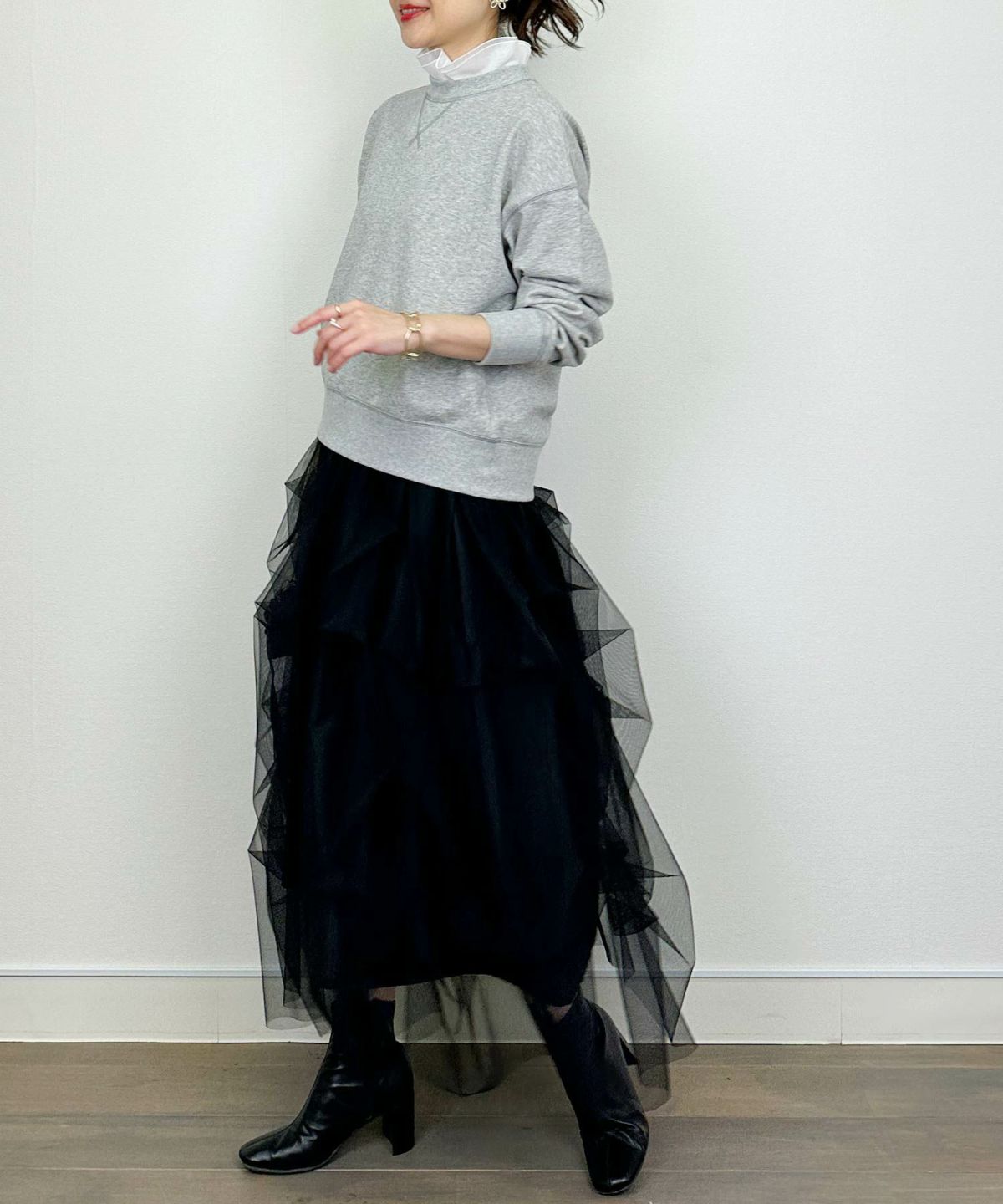 model：H164　着用サイズ：M　グレー