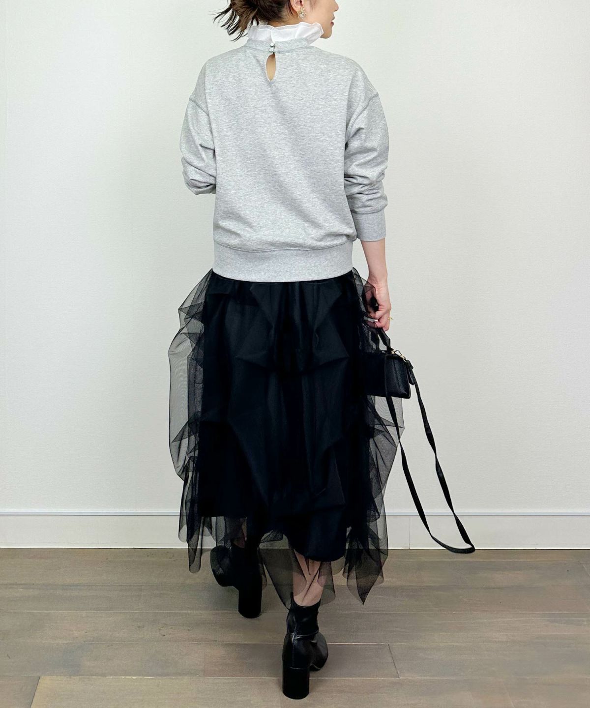 model：H164　着用サイズ：M　グレー