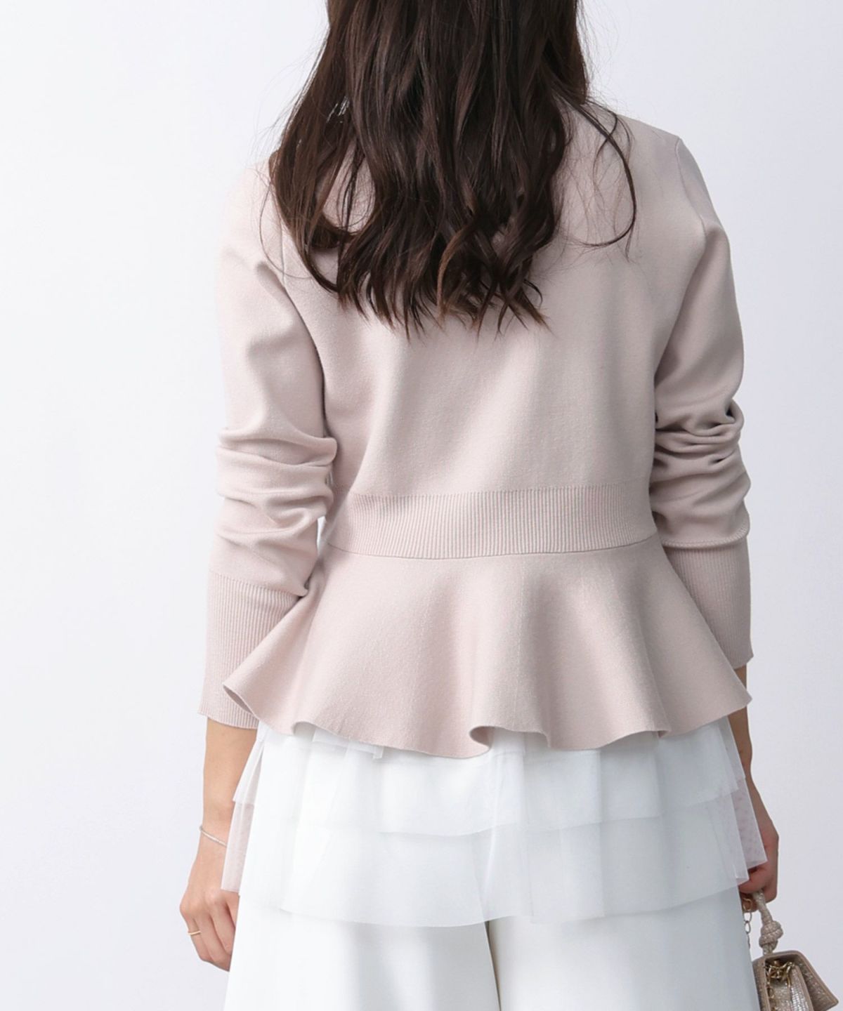 model：H160　着用サイズ：M　オフホワイト