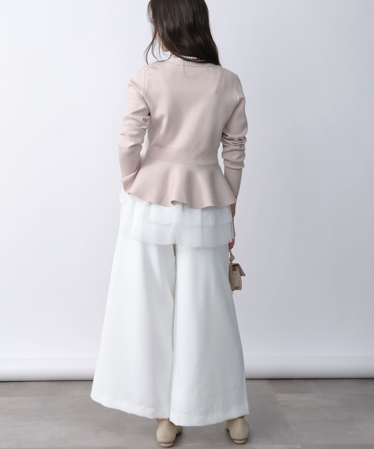 model：H160　着用サイズ：M　オフホワイト