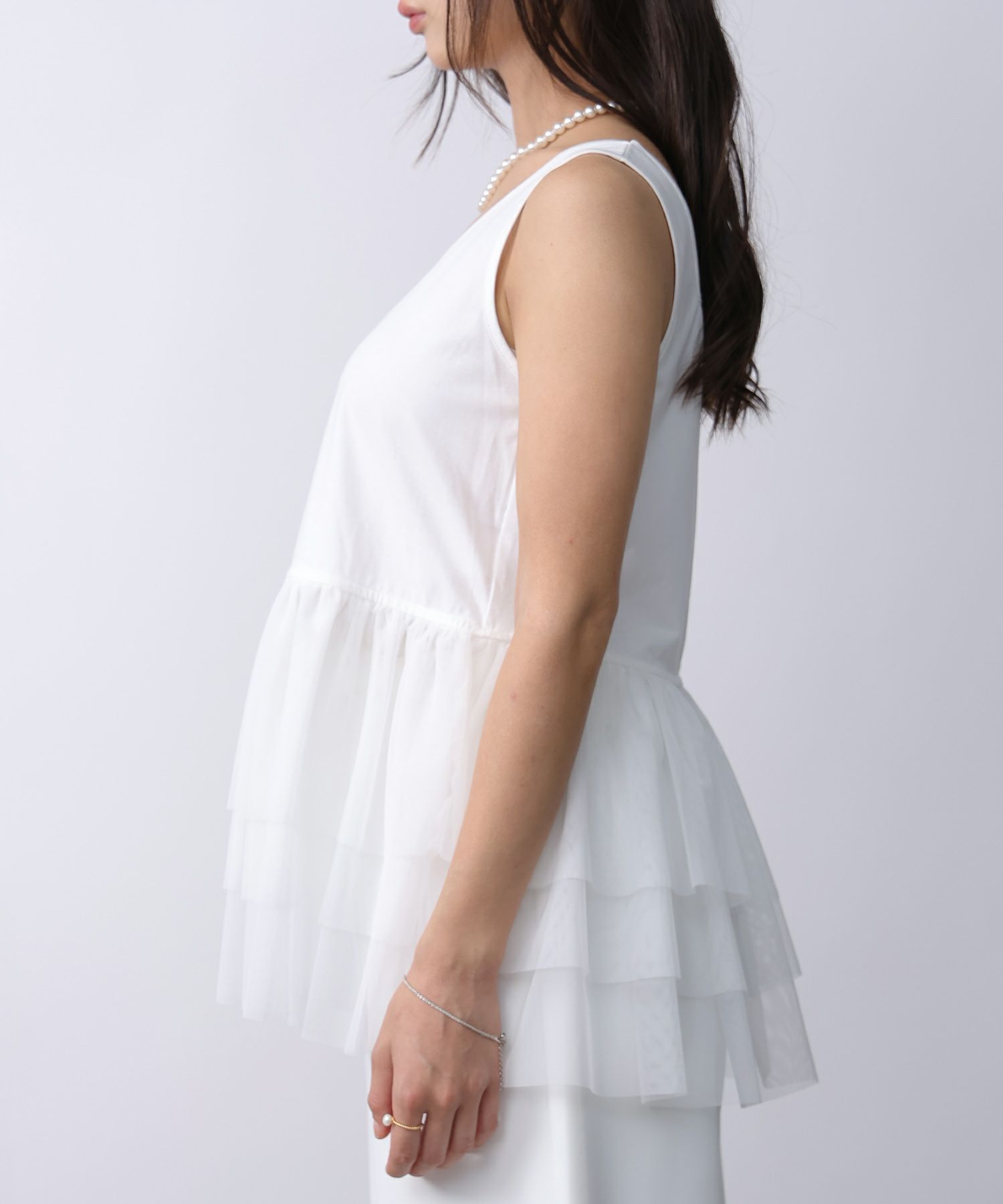 model：H160　着用サイズ：M　オフホワイト