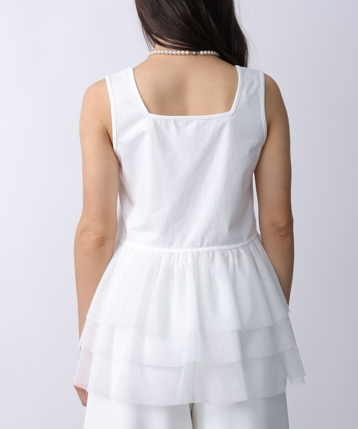 model：H160　着用サイズ：M　オフホワイト