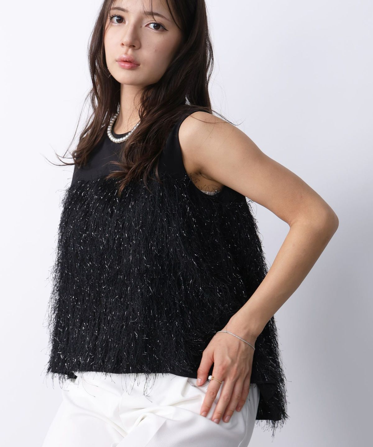 model：H160　着用サイズ：M　ブラック