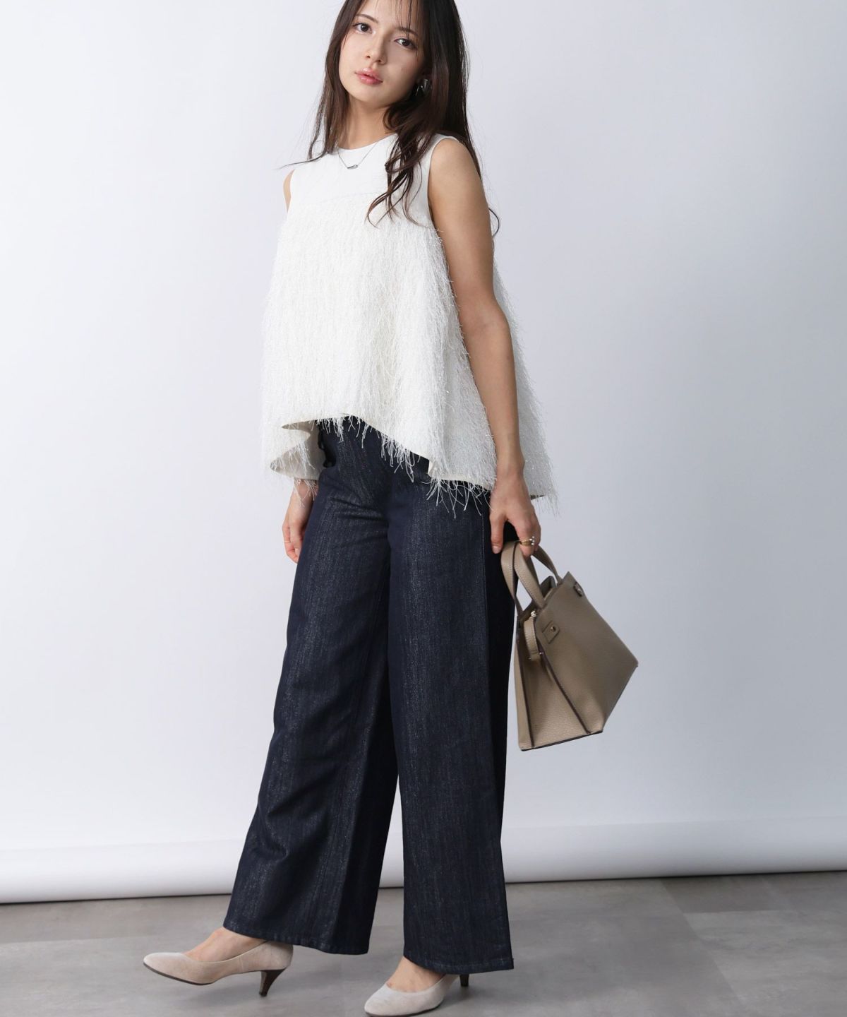 model：H160　着用サイズ：M　アイボリー