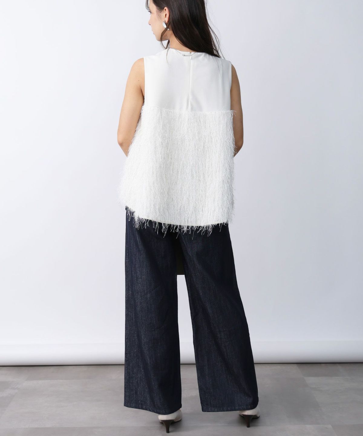 model：H160　着用サイズ：M　アイボリー