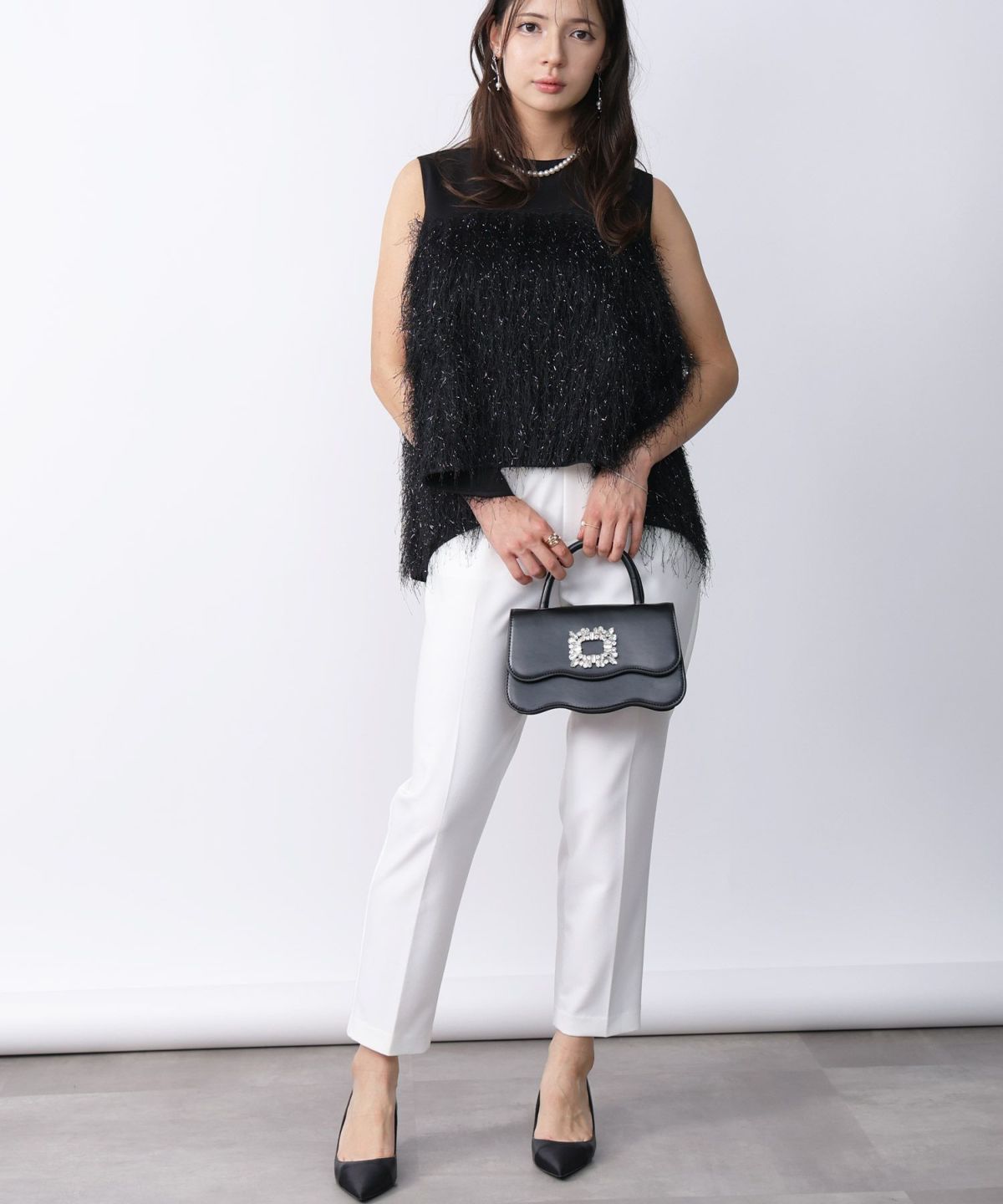 model：H160　着用サイズ：M　ブラック