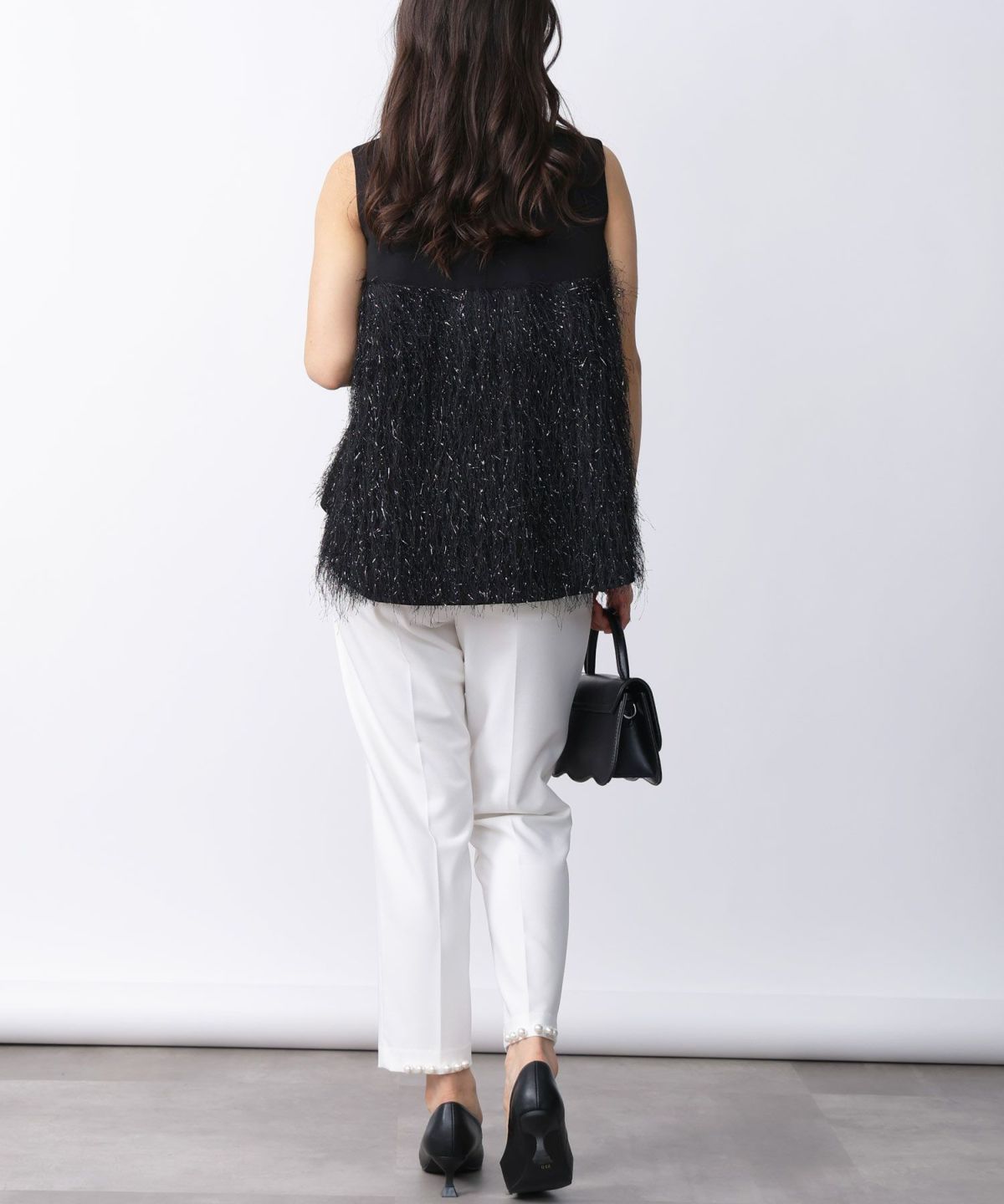 model：H160　着用サイズ：M　ブラック