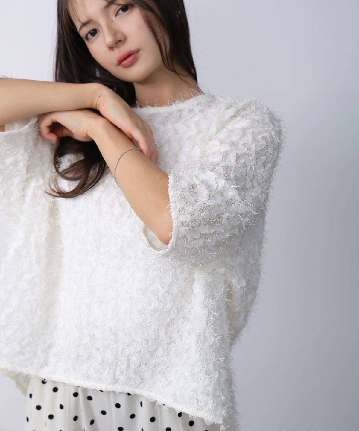 model：H160　着用サイズ：M　オフホワイト