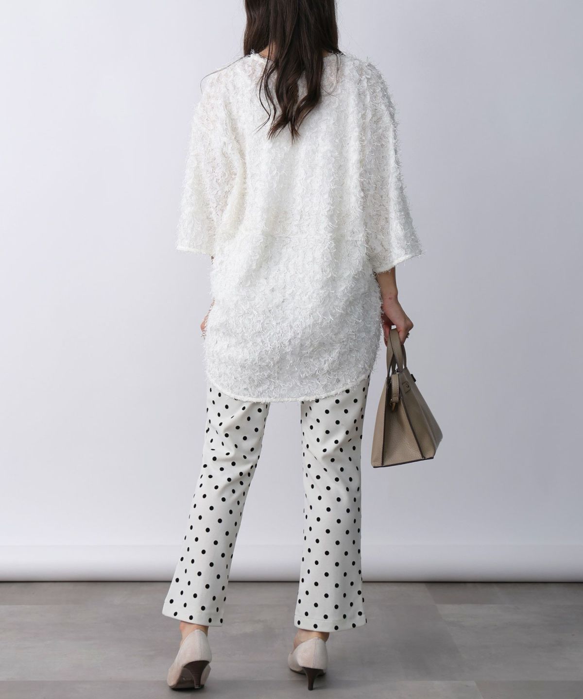 model：H160　着用サイズ：M　オフホワイト