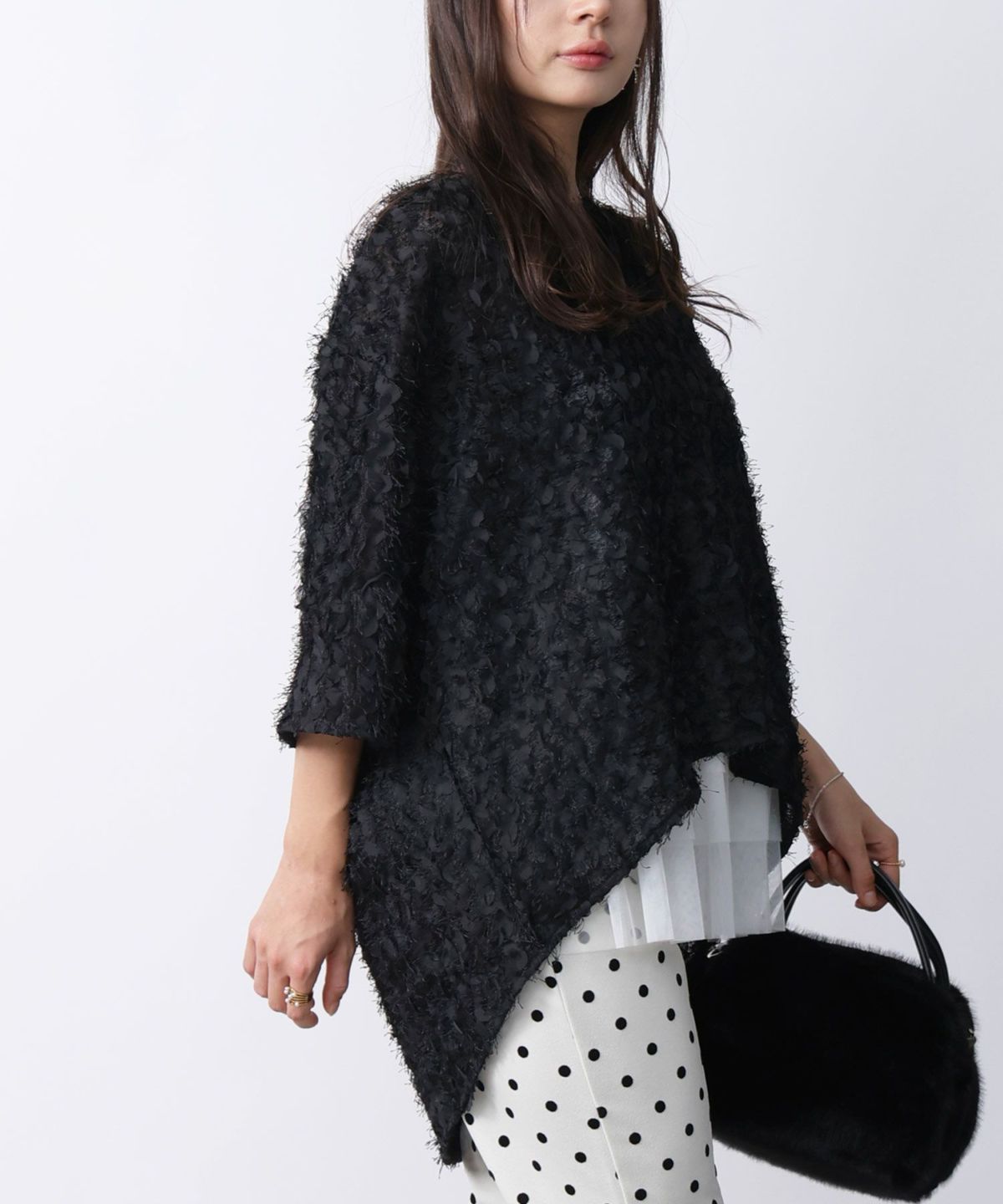 model：H160　着用サイズ：M　ブラック