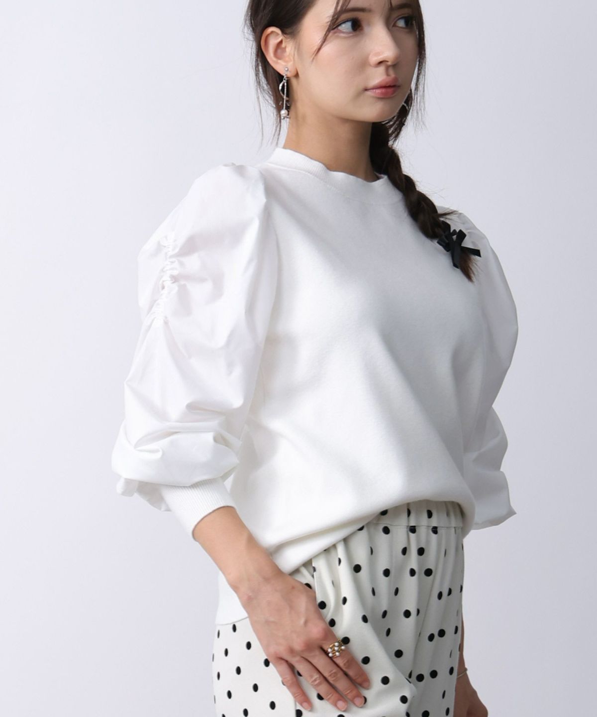 model：H160　着用サイズ：M　オフホワイト