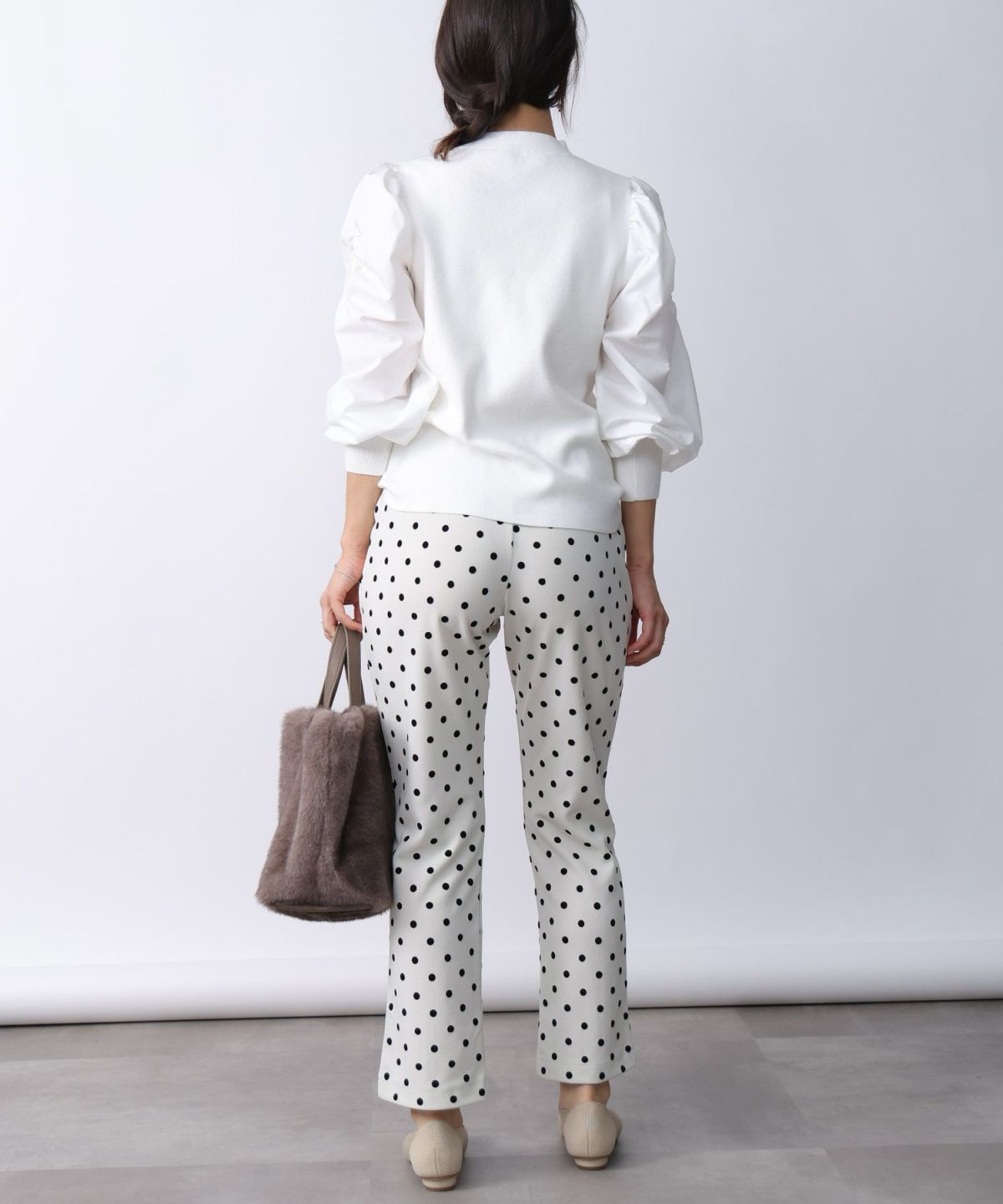 model：H160　着用サイズ：M　オフホワイト