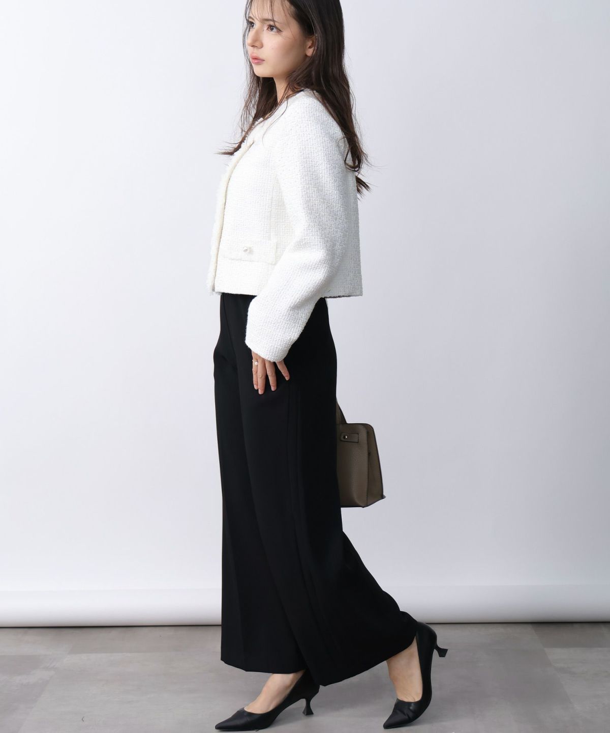 model：H160　着用サイズ：M　オフホワイト