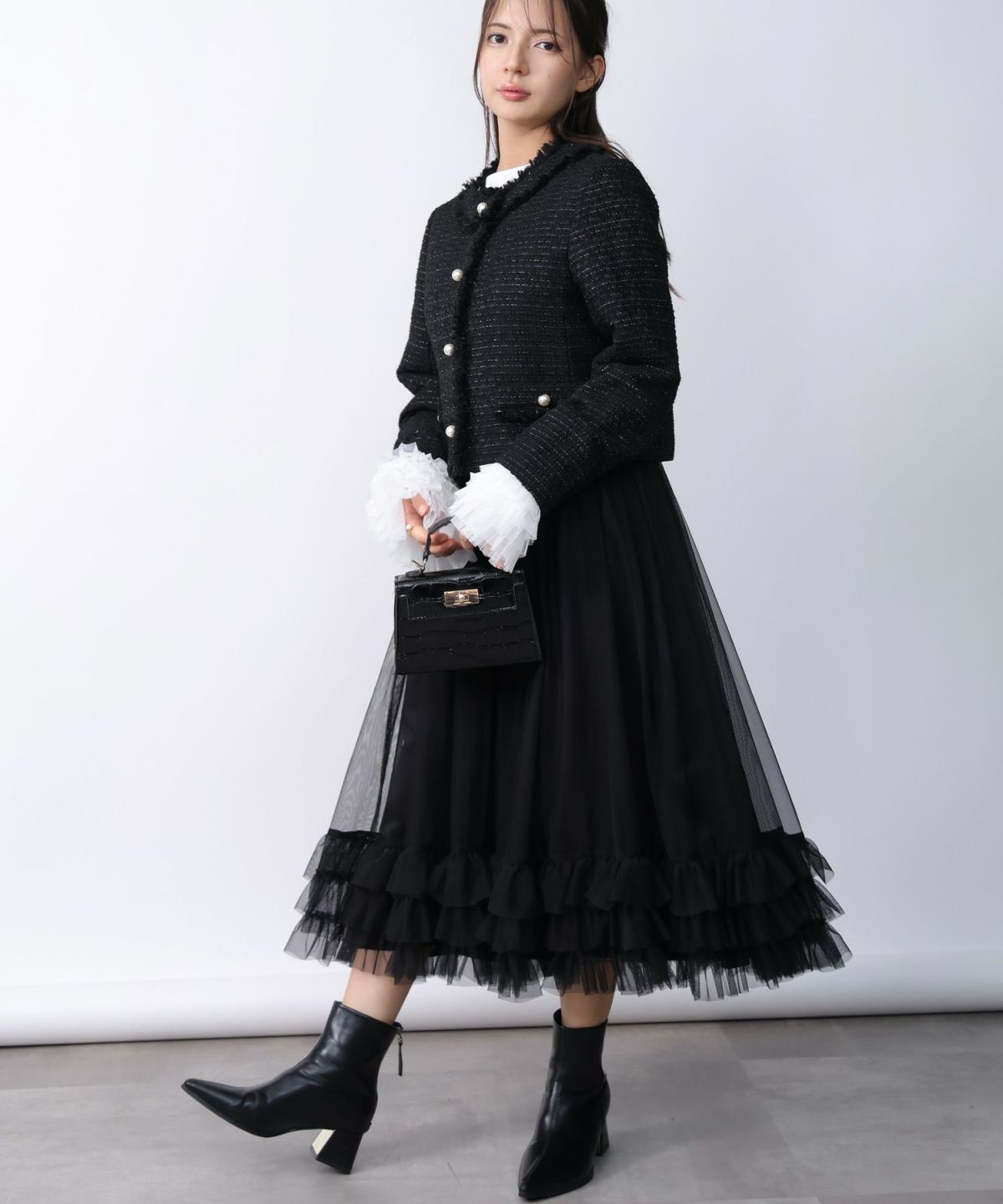 model：H160　着用サイズ：M　ブラック