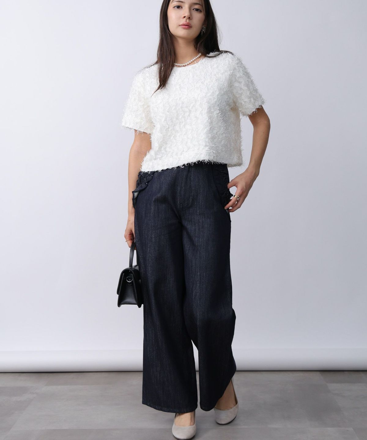 model：H160　着用サイズ：M　オフホワイト