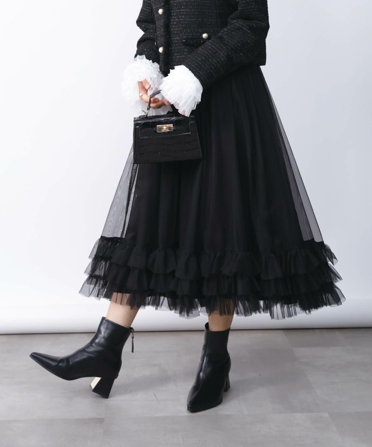 model：H160　着用サイズ：M　ブラック