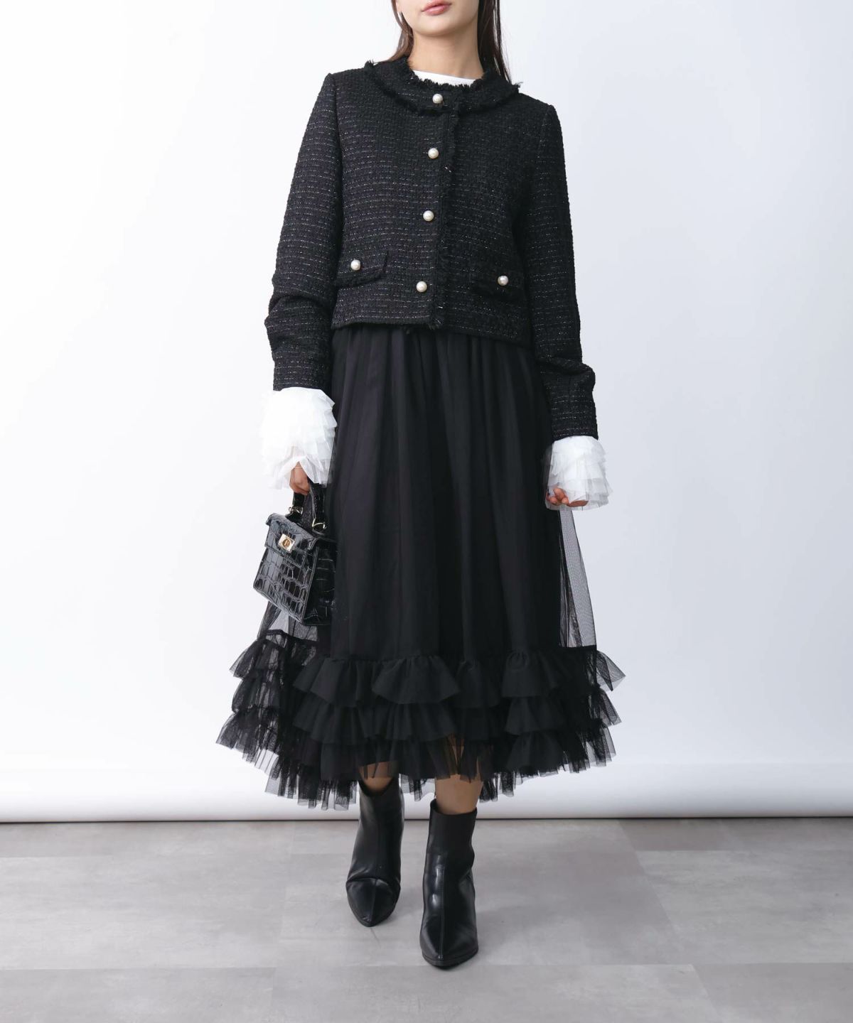 model：H160　着用サイズ：M　ブラック