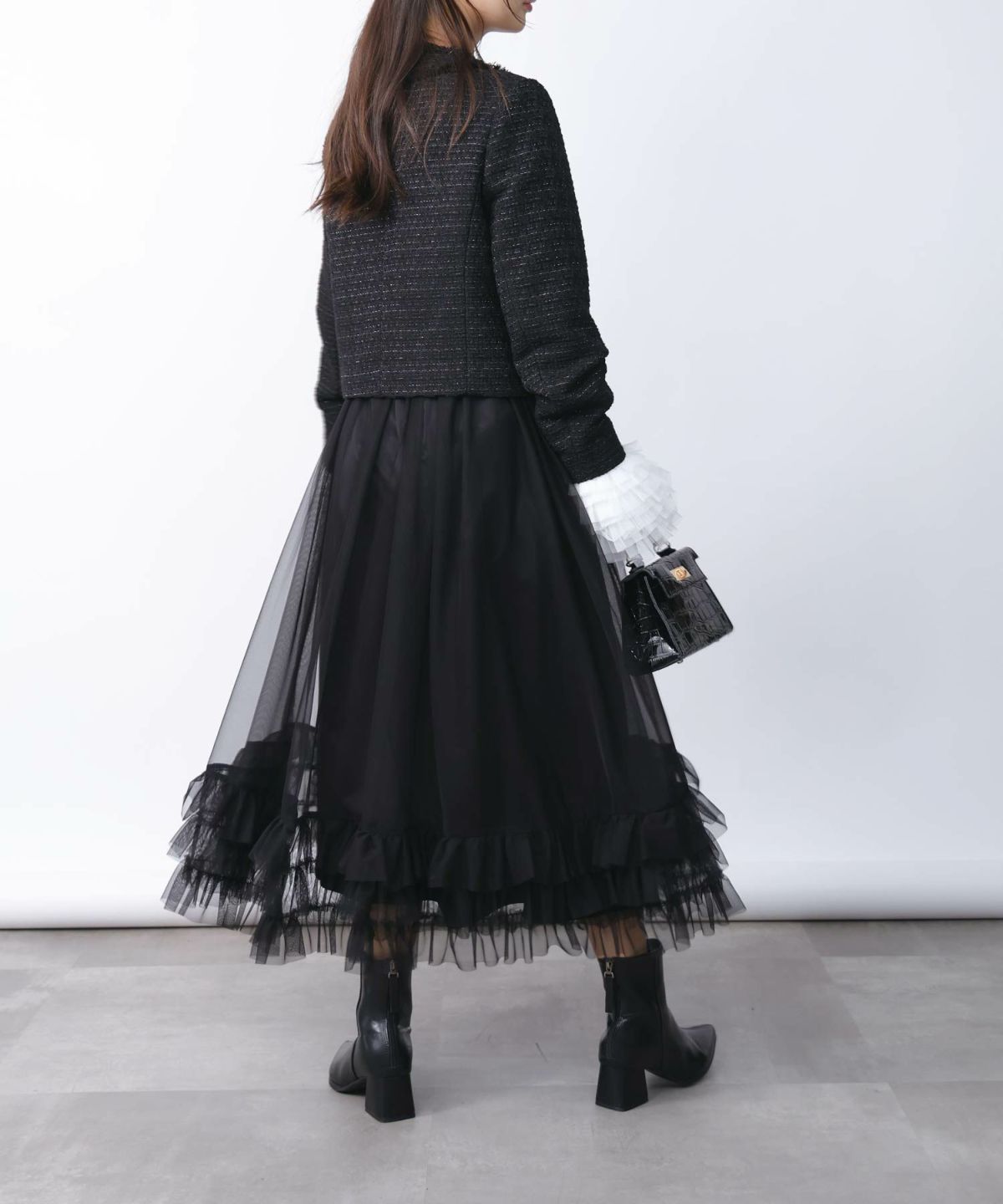 model：H160　着用サイズ：M　ブラック