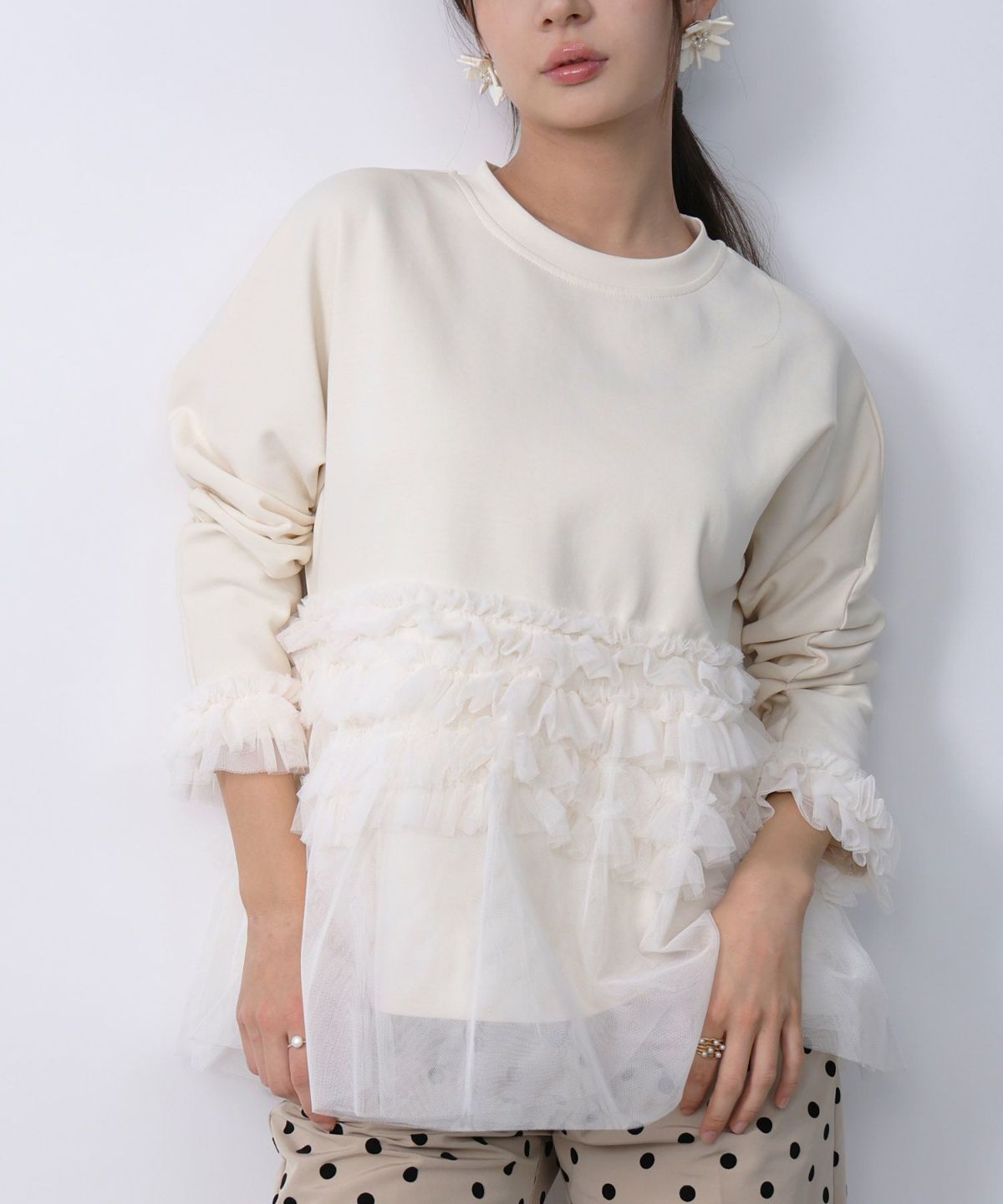 model：H160　着用サイズ：M　アイボリー