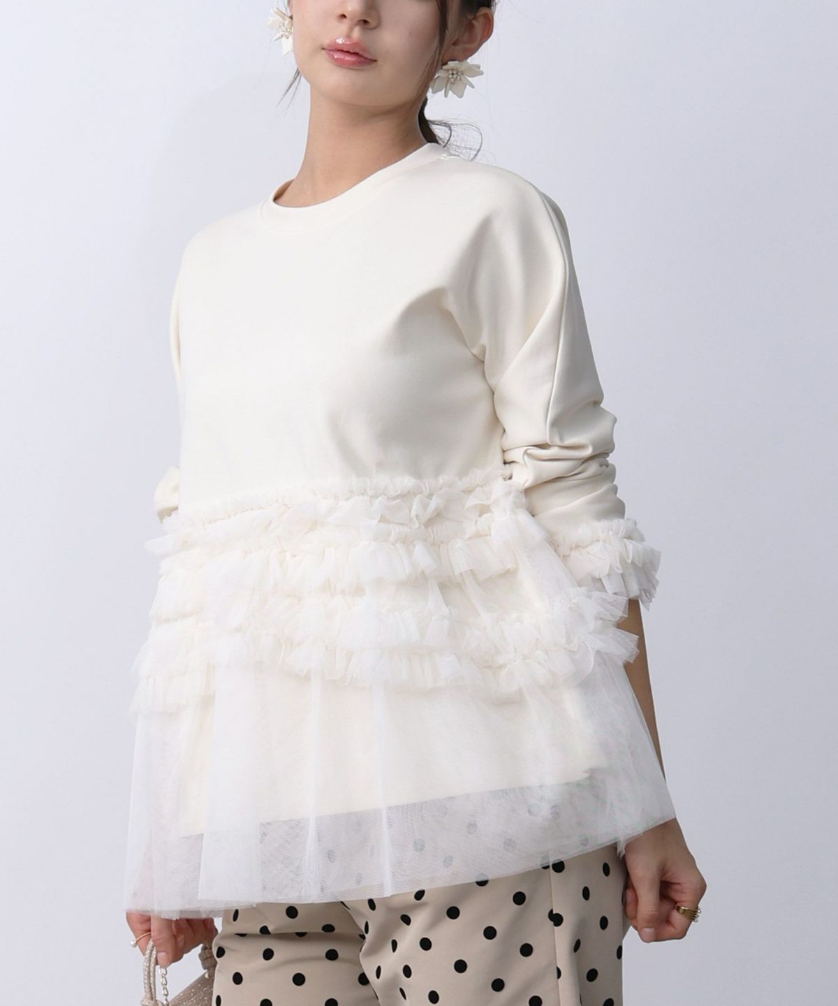 model：H160　着用サイズ：M　アイボリー