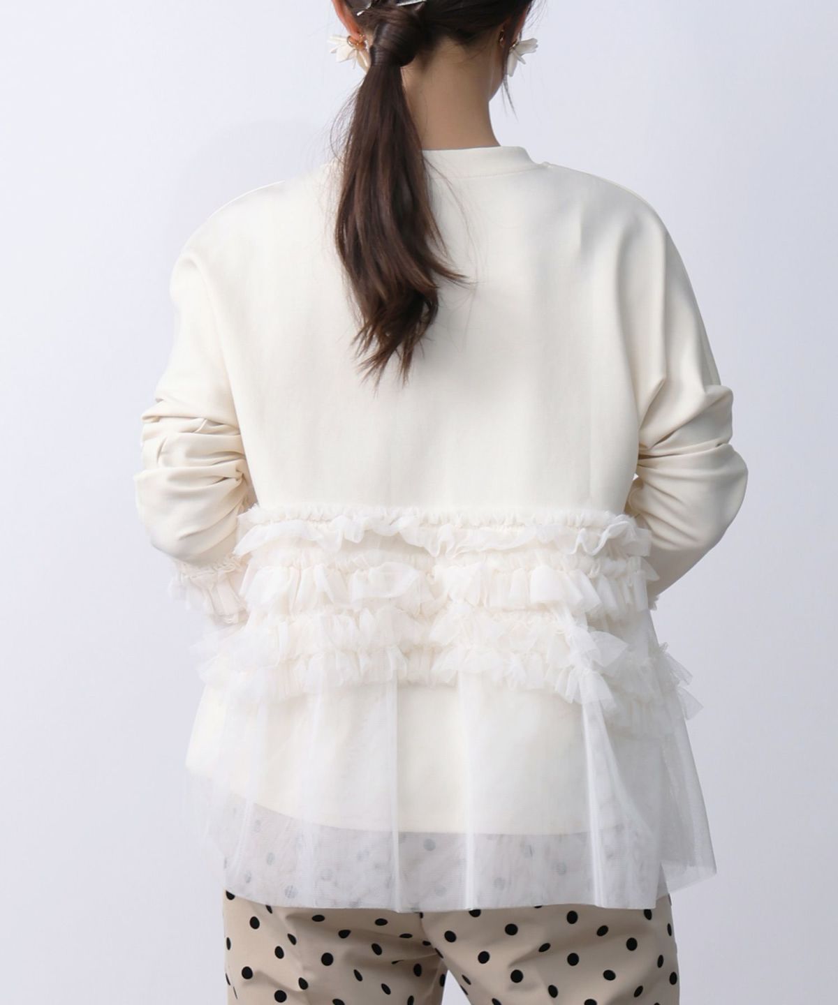 model：H160　着用サイズ：M　アイボリー