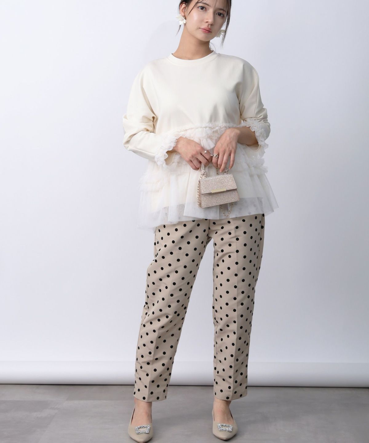 model：H160　着用サイズ：M　アイボリー