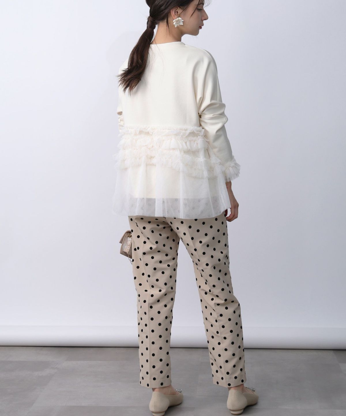 model：H160　着用サイズ：M　アイボリー