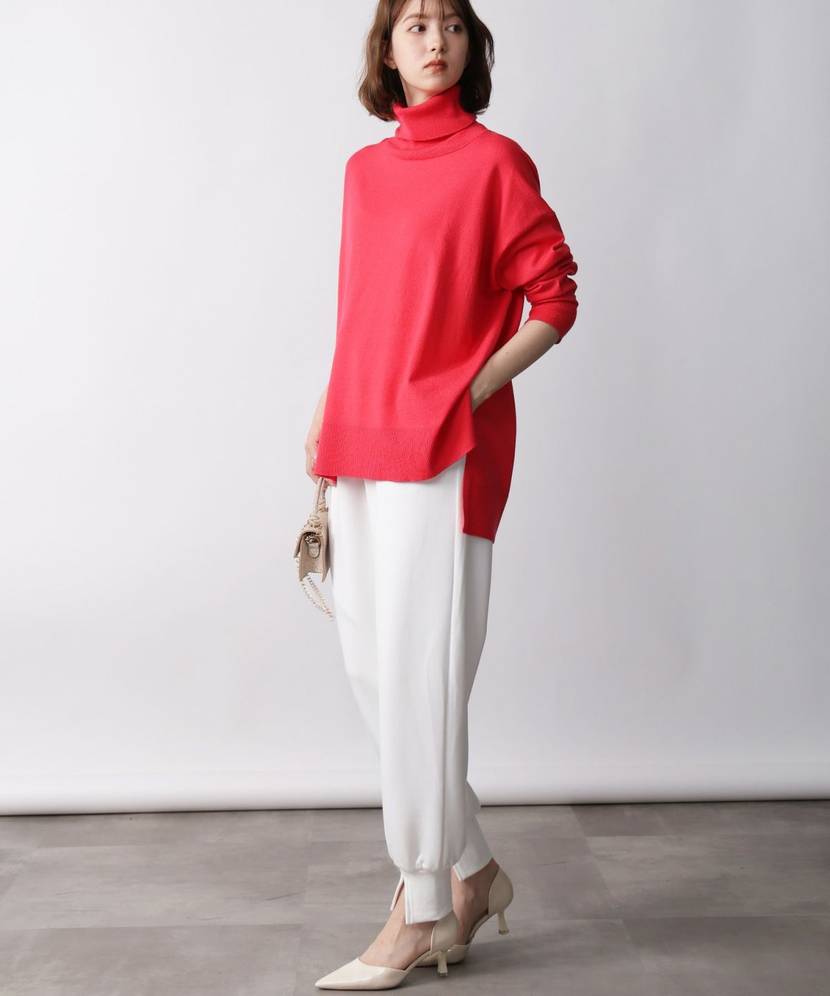 model：H171　着用サイズ：M　オフホワイト