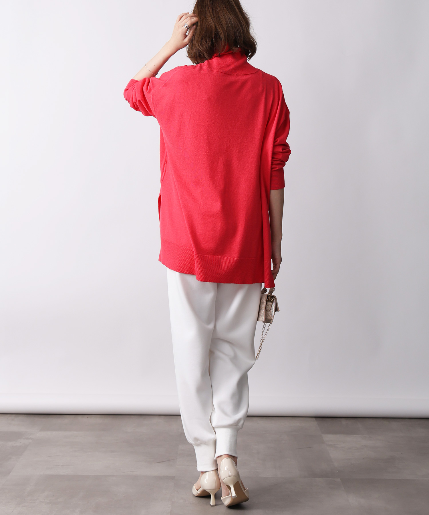 model：H171　着用サイズ：M　オフホワイト