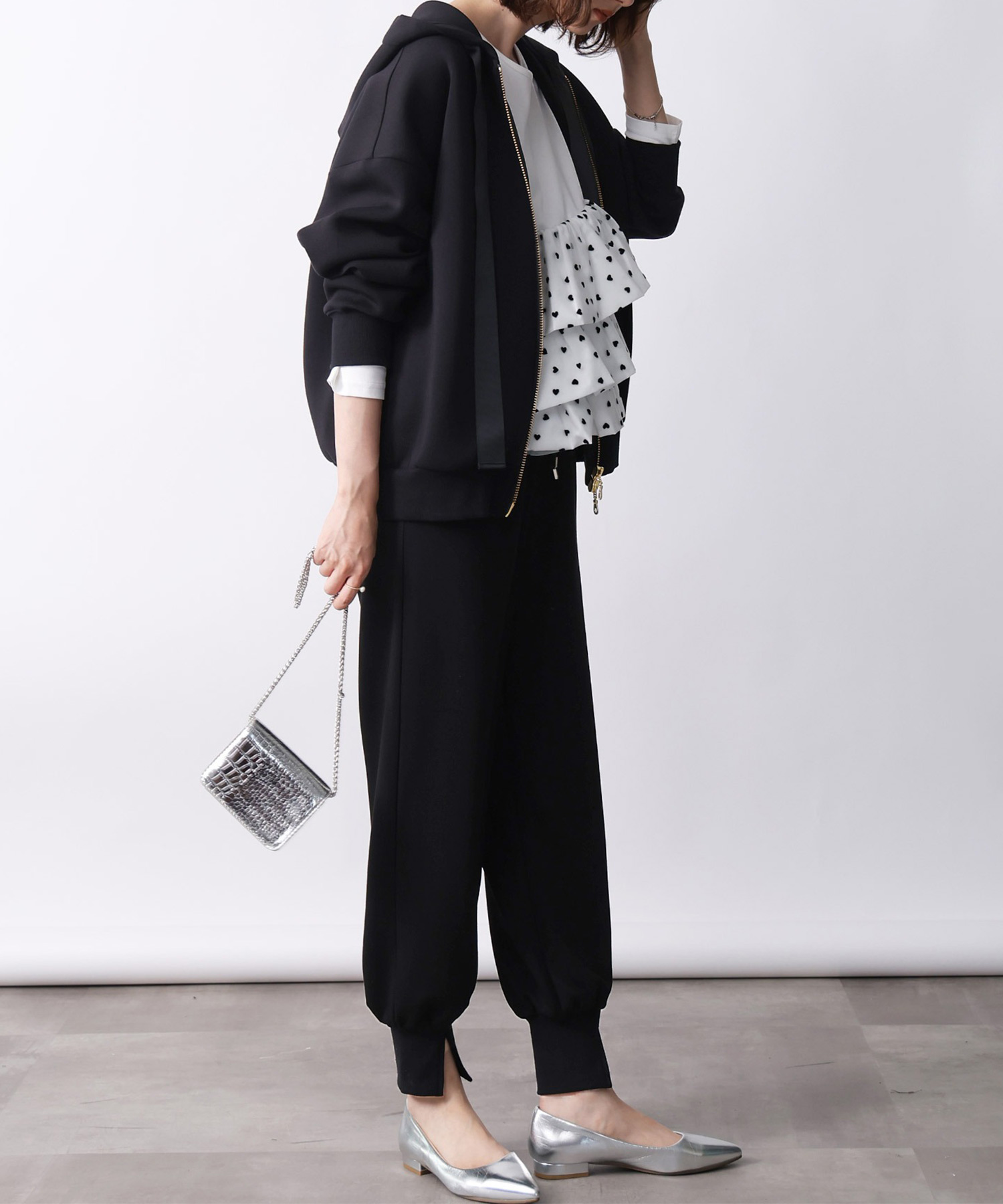 model：H171　着用サイズ：M　ブラック