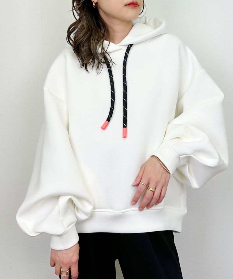 model：H164　着用サイズ：M　オフホワイト