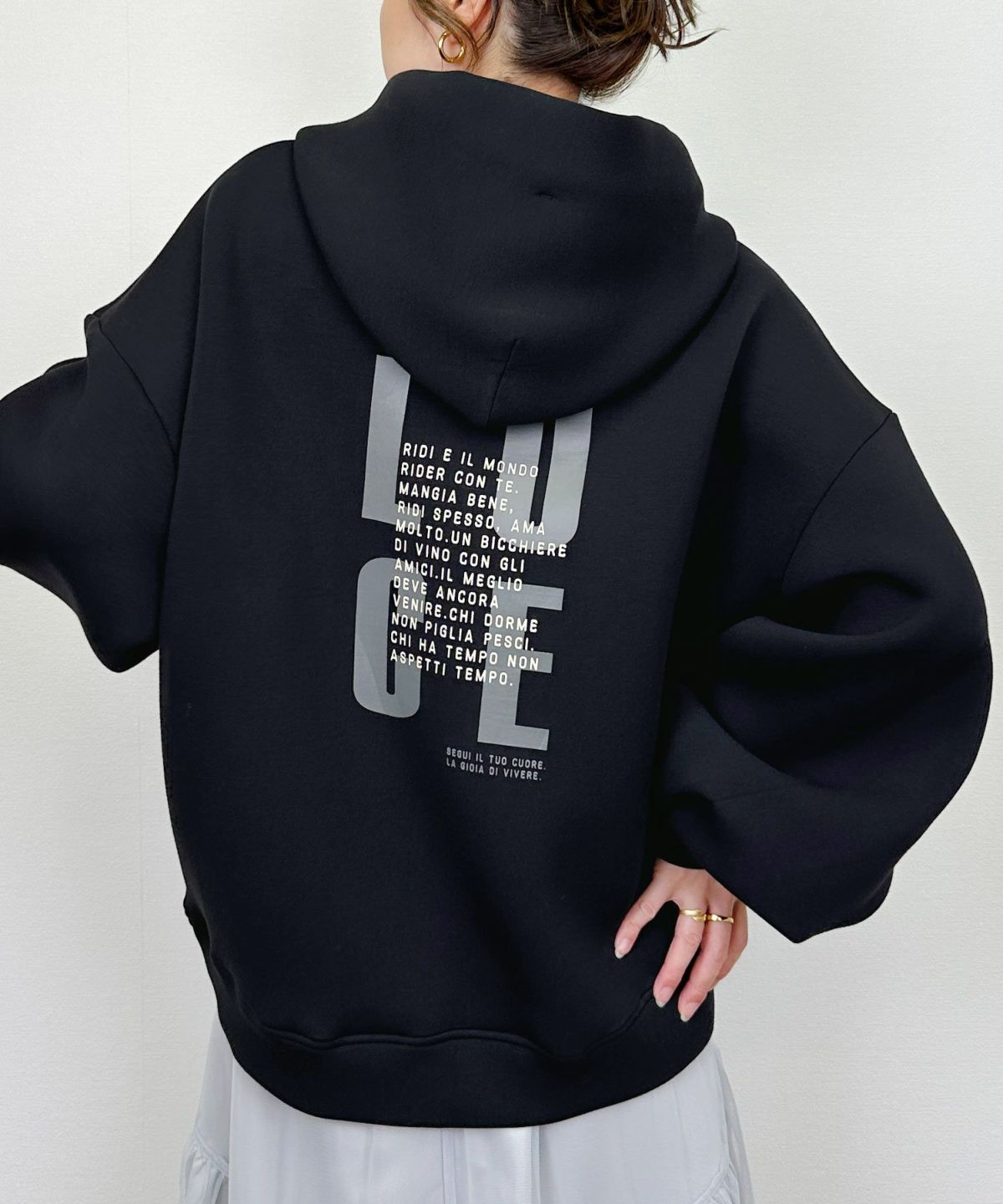 model：H164　着用サイズ：M　ブラック