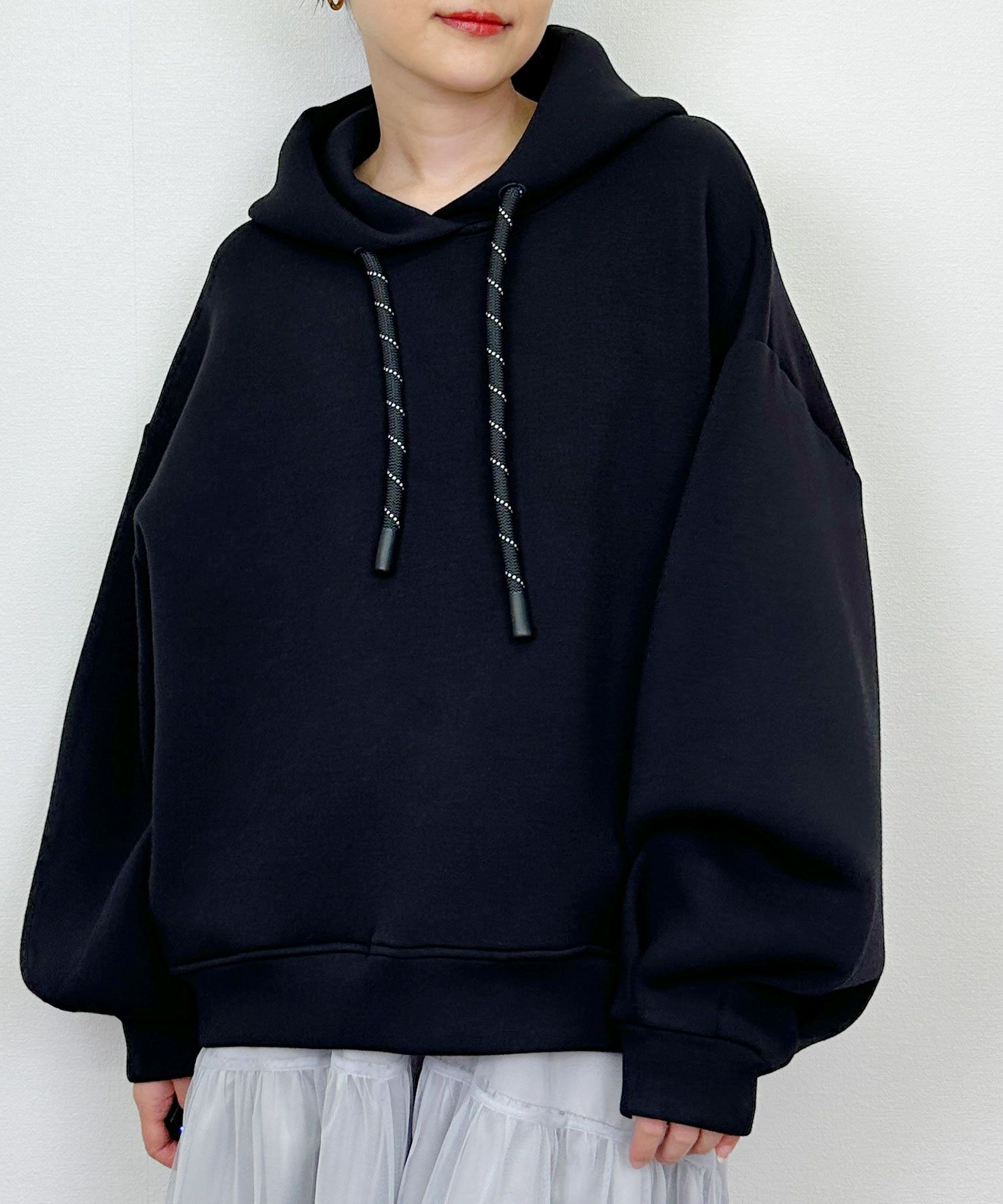 model：H164　着用サイズ：M　ブラック