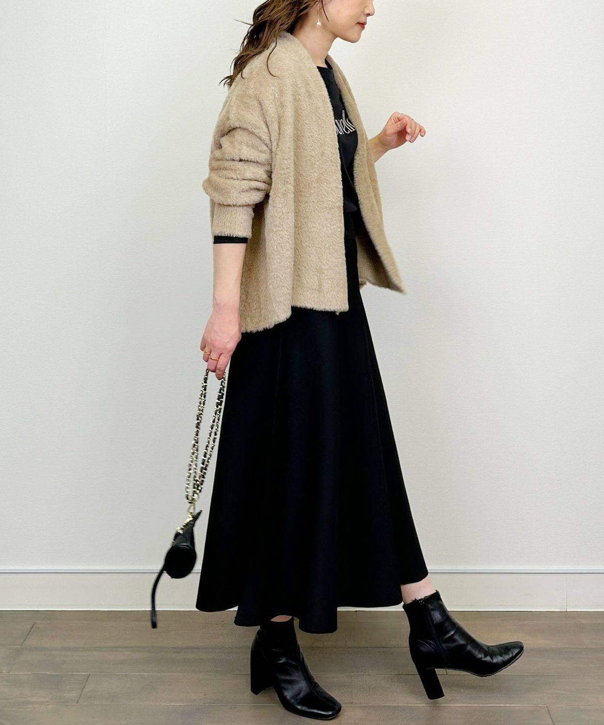 model：H164　着用サイズ：M　モカ