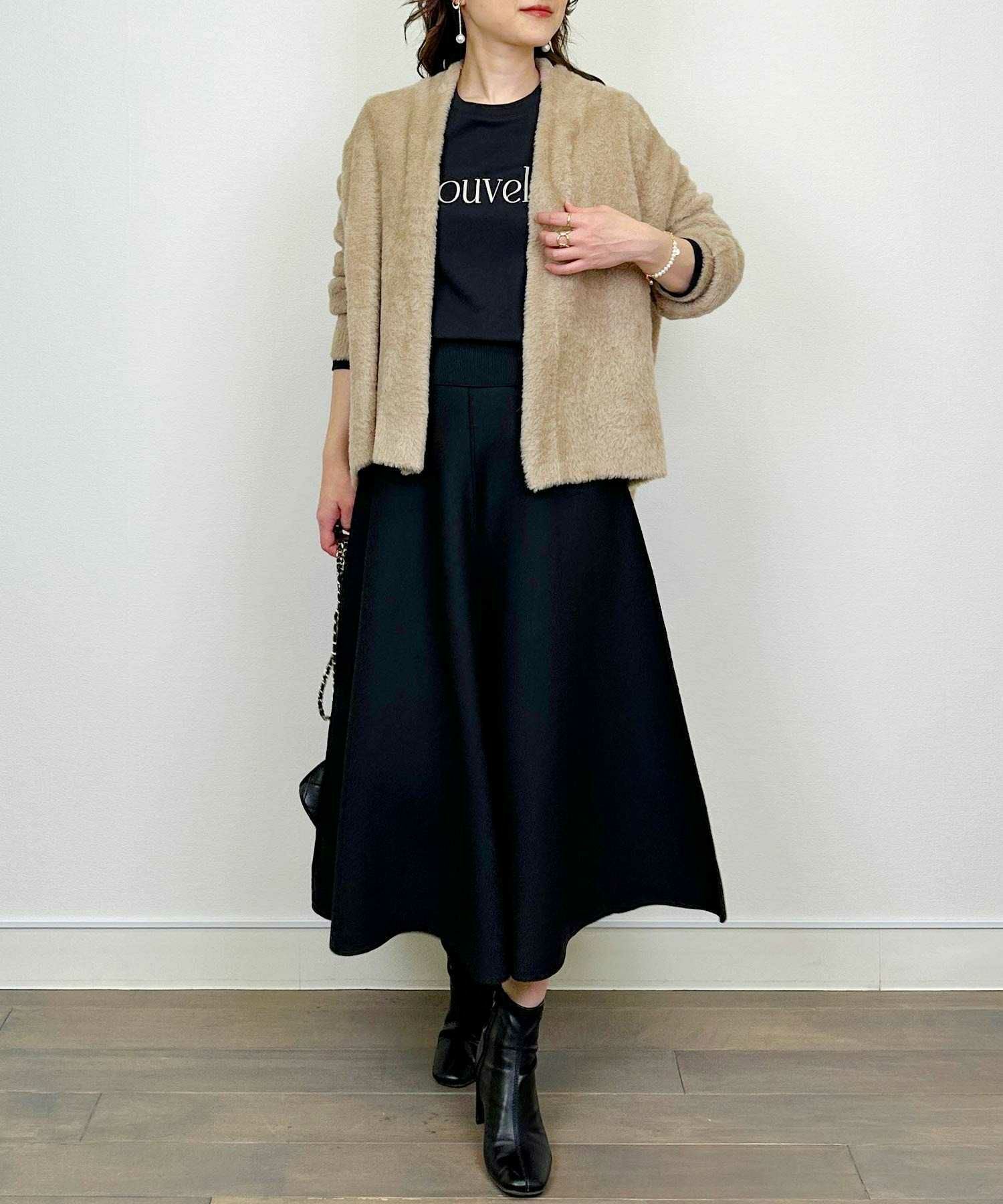 model：H164　着用サイズ：M　モカ