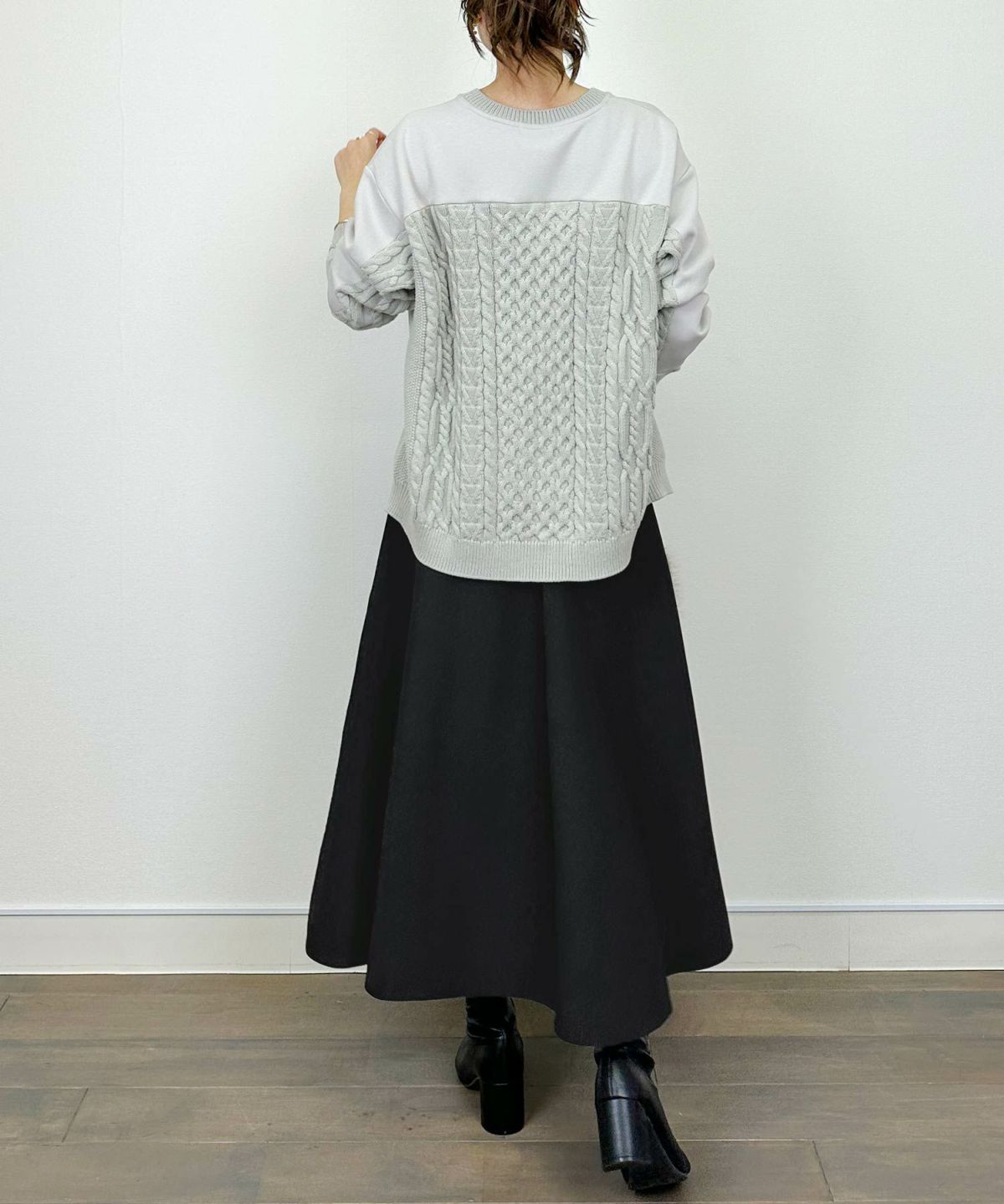 model：H164　着用サイズ：M　ライトグレー