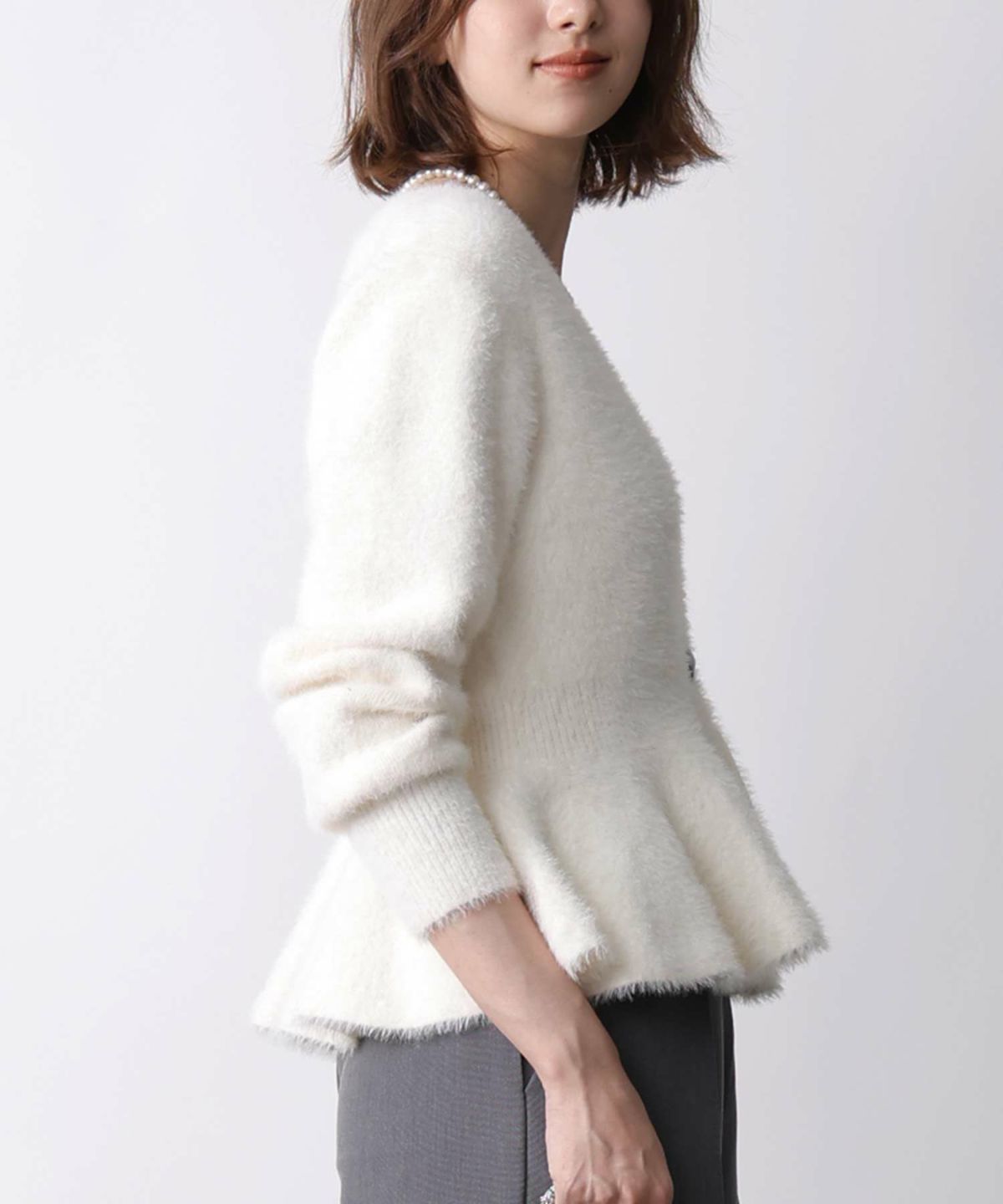 model：H171　着用サイズ：M　オフホワイト