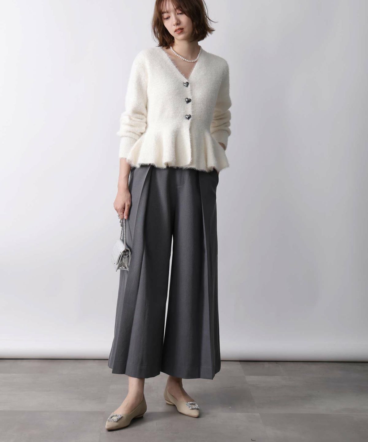 model：H171　着用サイズ：M　オフホワイト