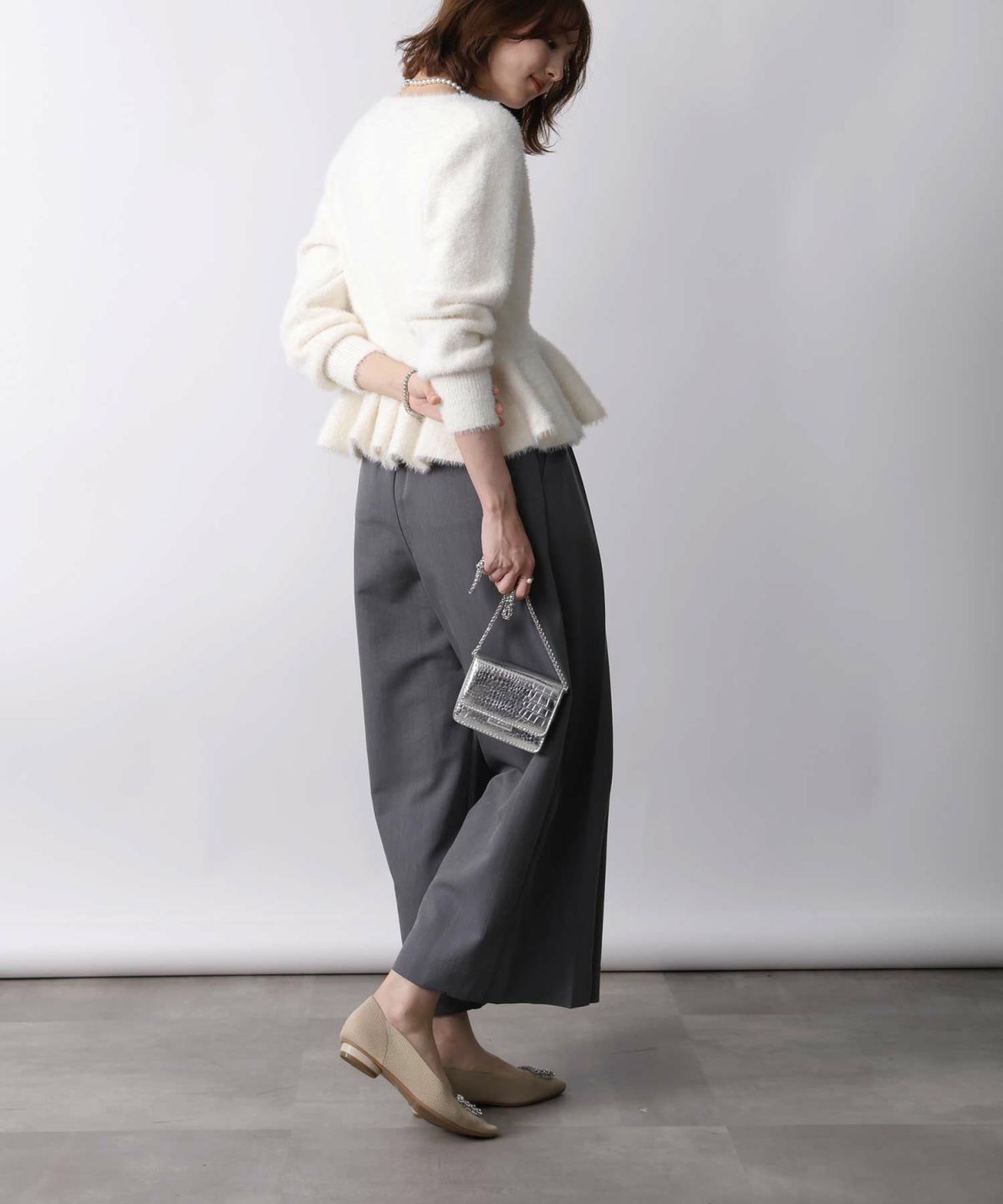 model：H171　着用サイズ：M　オフホワイト