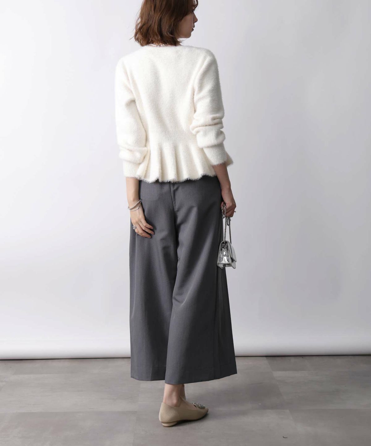 model：H171　着用サイズ：M　オフホワイト