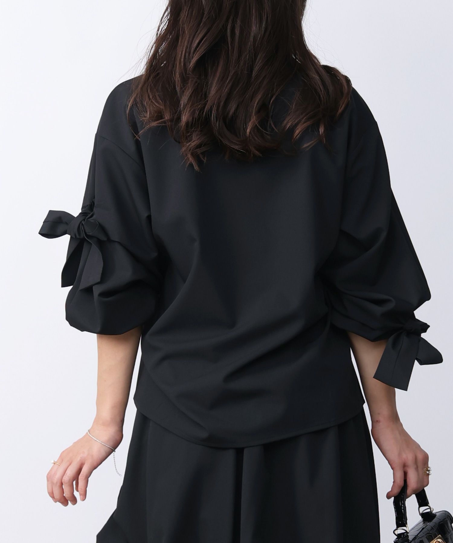 model：H160　着用サイズ：M　ブラック