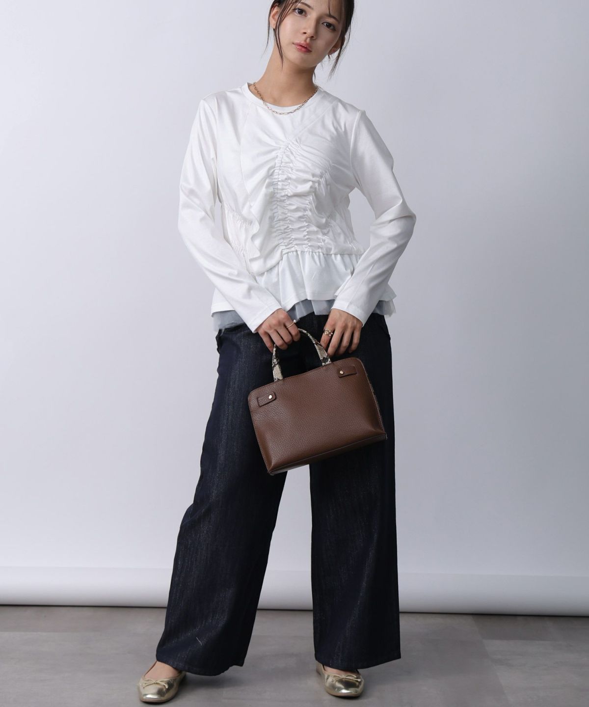 model：H160　着用サイズ：M　オフホワイト