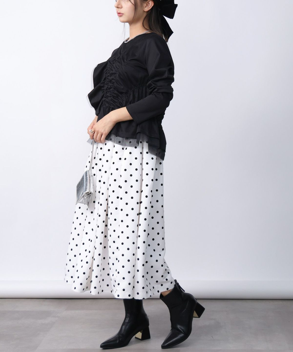 model：H160　着用サイズ：M　ブラック